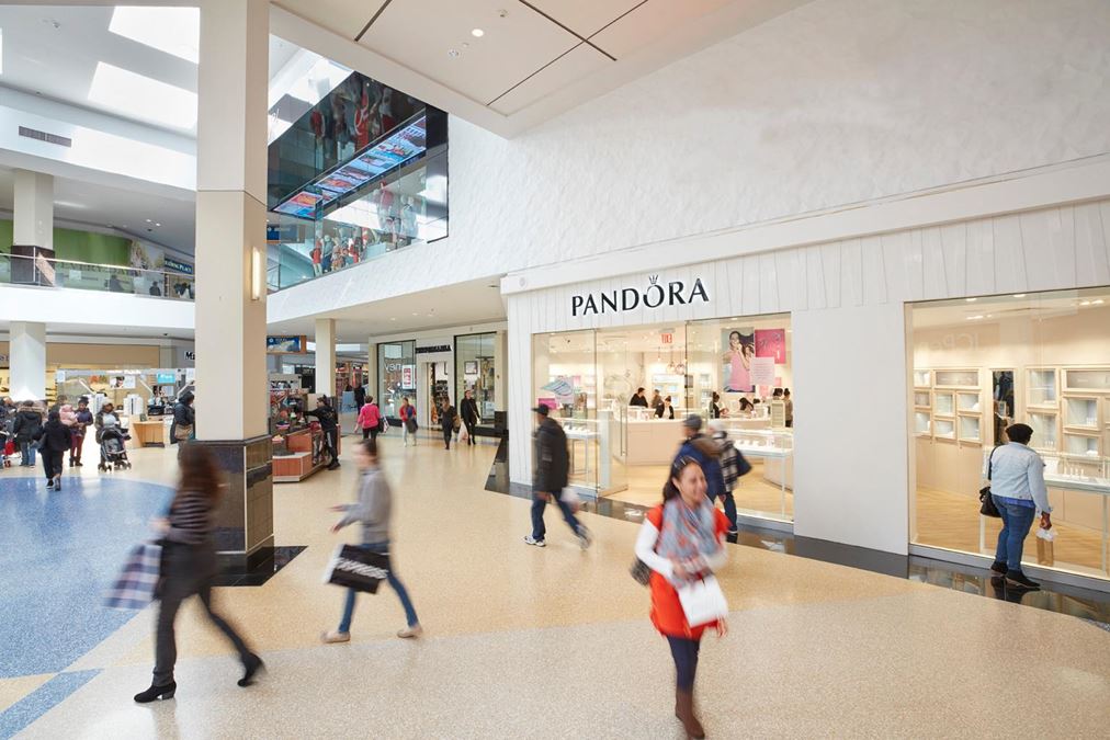 QuikSpace Green Acres Mall